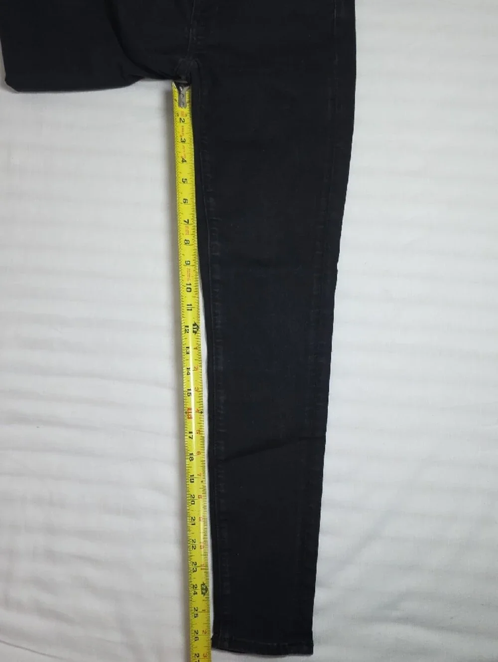 0790 American Eagle Outfitters Black High-Rise Skinny Jeans; 6